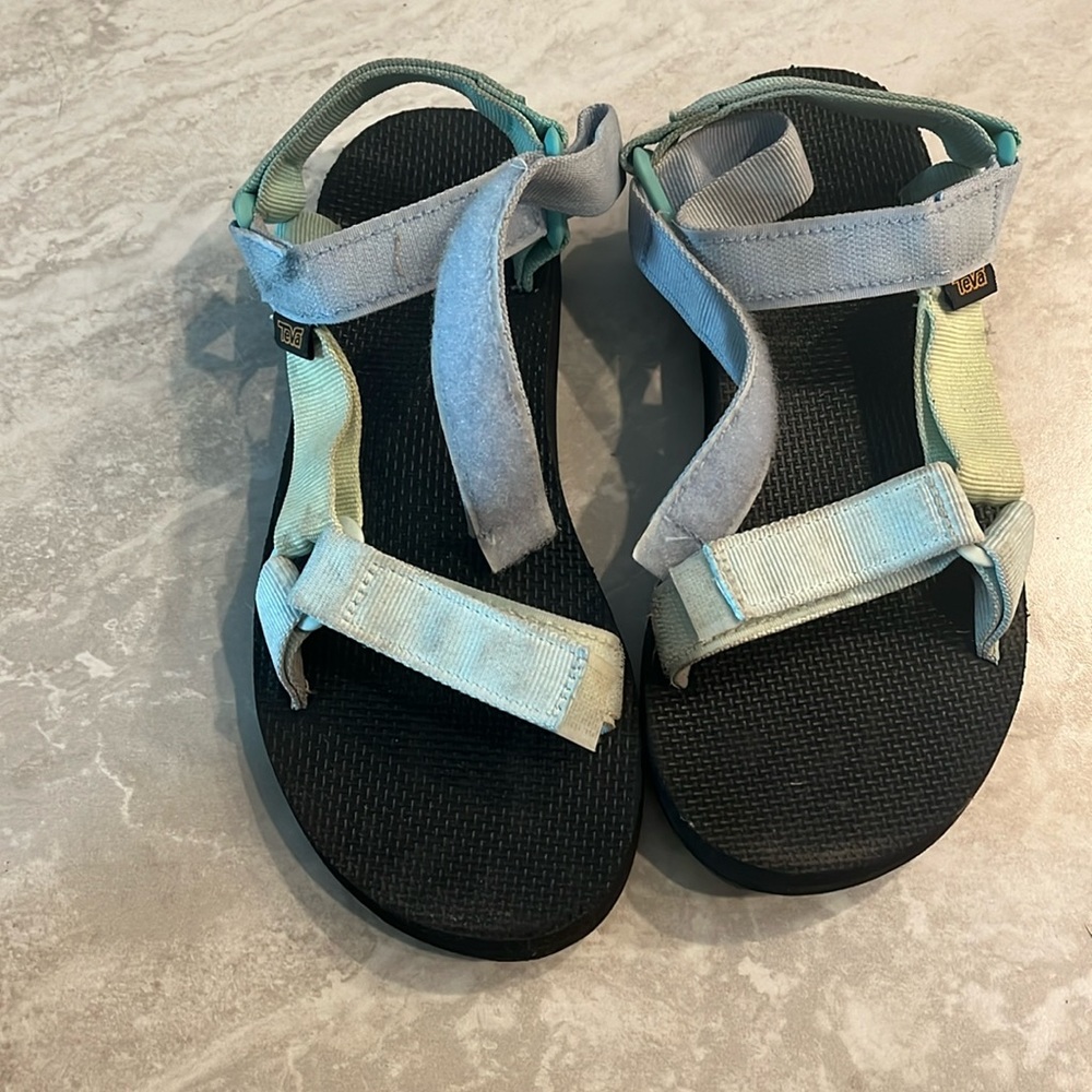 Teva color block